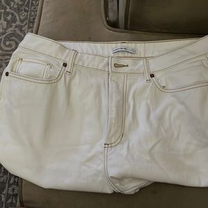 Elizabeth and James white jeans with light brown stitching, size 16-33